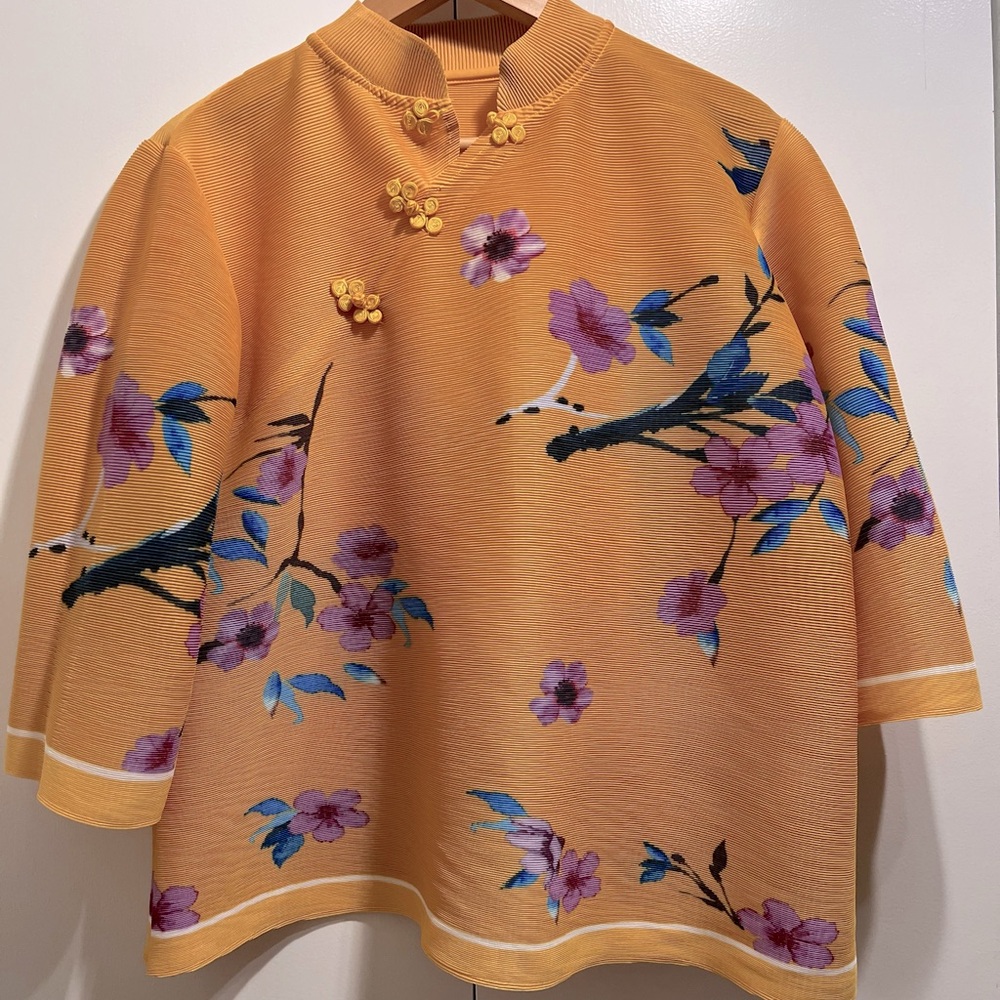 Floral pleated bohemian shirt